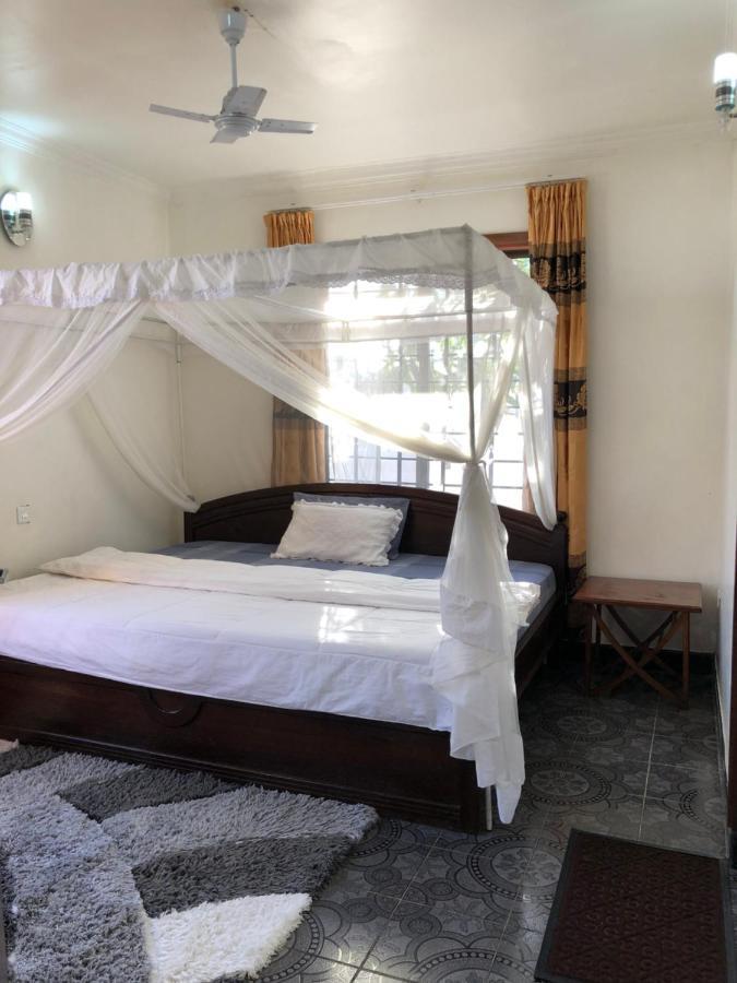 Jambo Hideaway Apartment Дар ес Саалам Екстериор снимка