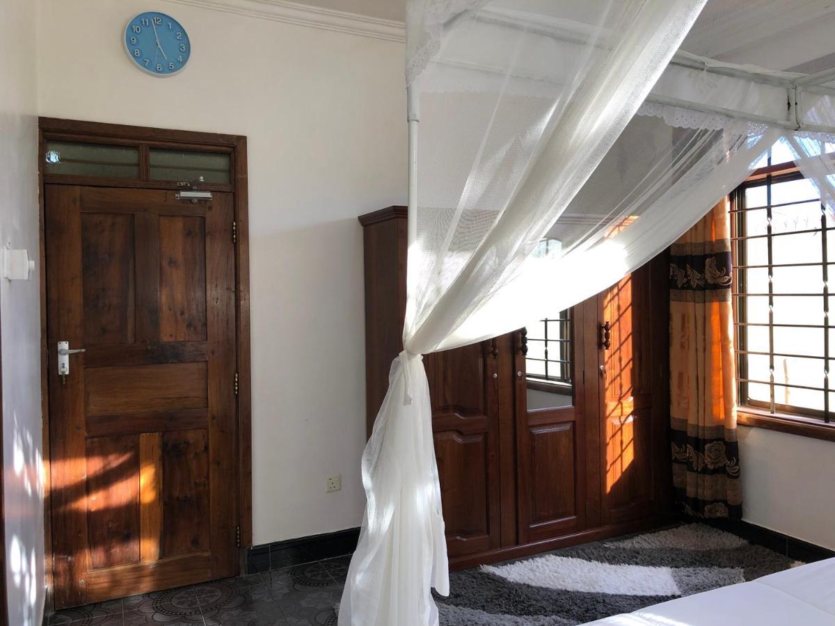 Jambo Hideaway Apartment Дар ес Саалам Екстериор снимка